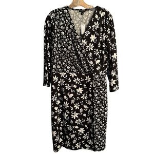 Shift dress. Talbot’s. LP. Black & Ivory.